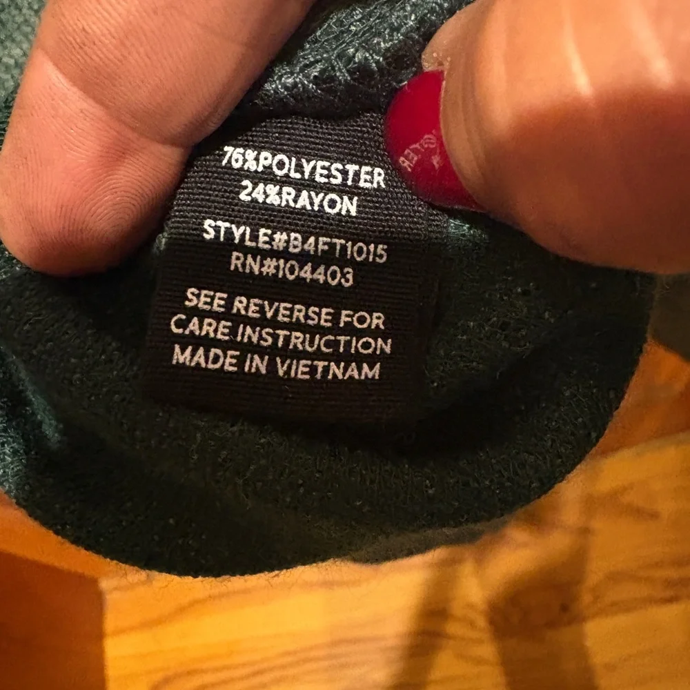 NWT Blu Pepper Split Neck Raglan Top - Picture 11 of 16